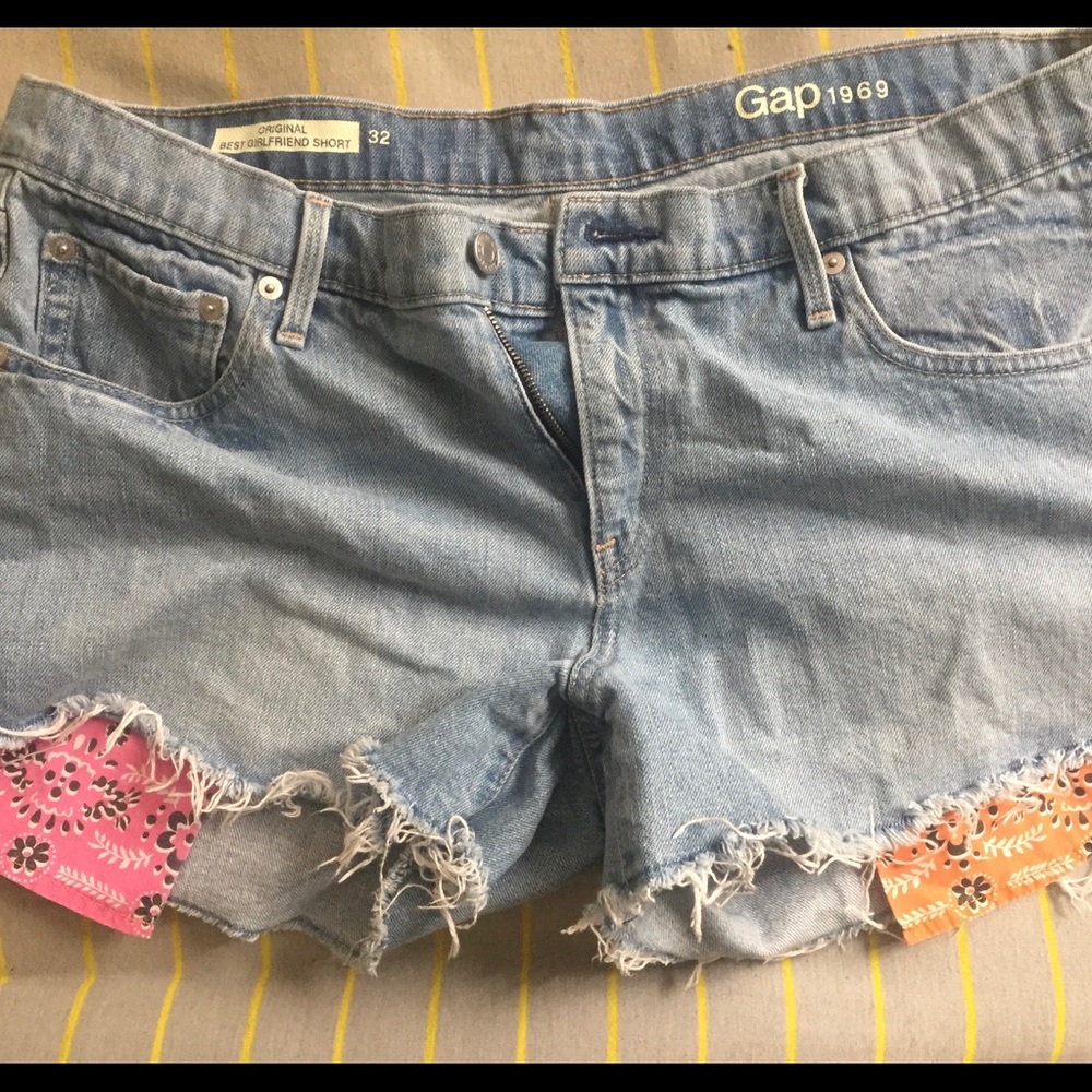 GAP Girlfriends Jean Short with bandana detail